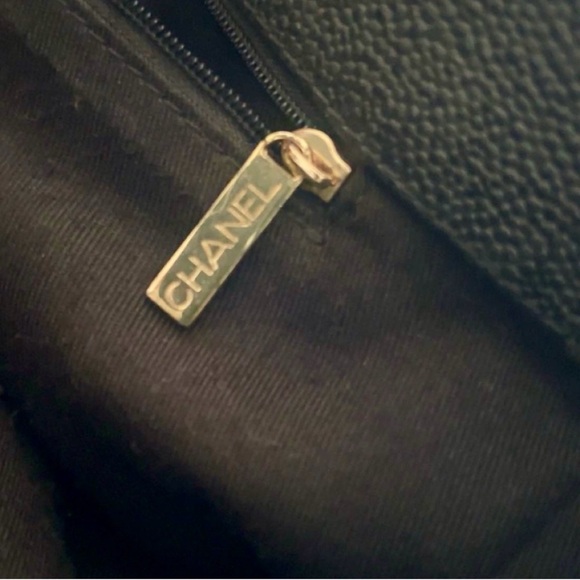 Chanel vintage black leather bag with shoulder strap - Picture 7 of 7